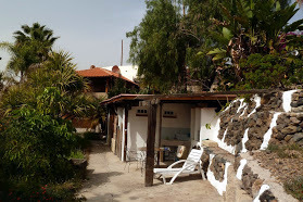 Eine kleine Sonnenterasse darf auch hier nicht fehlen.