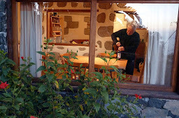 Und abends ein Fl&auml;schchen Vino Tinto im E&szlig;zimmer